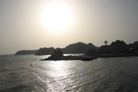 Einfahrt in den Hafen von Muscat