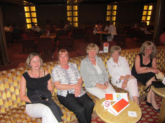 Die Damen in der Bar