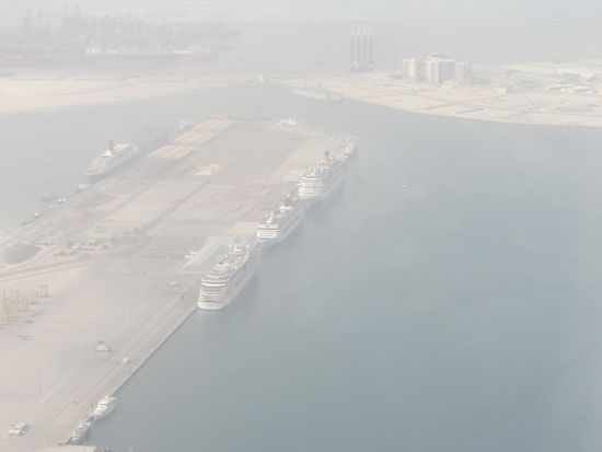 Ein letzter Blick von oben auf den Hafen mit unserer Costa