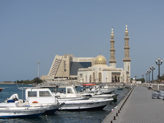 In dem Hotel im Hintergrund hat Hendi vor 18 Jahren schon mal Urlaub gemacht. Damals war hier alles noch ganz anders!