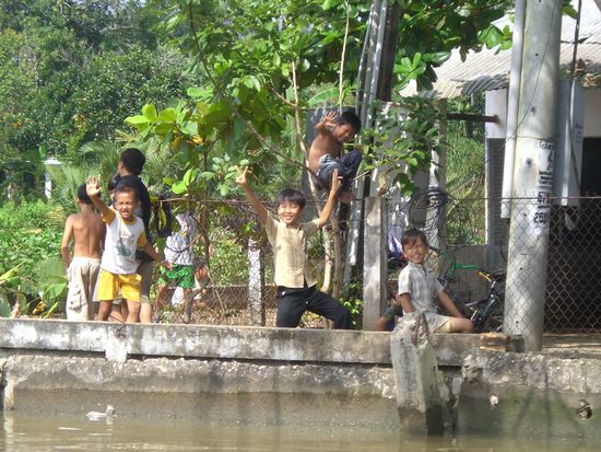 Hello, hello, hello,...