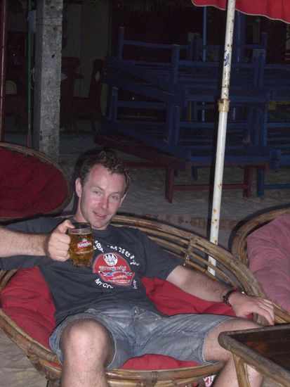 I am obliged to my T-shirt!
Long live Angkor Beer!