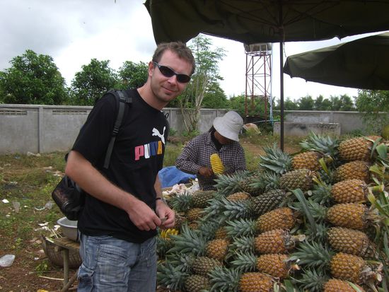Peter kauft sich gerade die 100 Aaaanaaaanaaaaaaaaas in diesem Urlaub!