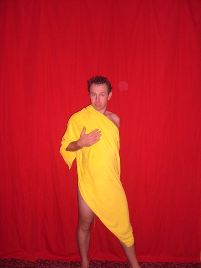 Moench, Schauspieler, Kuenstler oder ein ... crazy boyfriend.