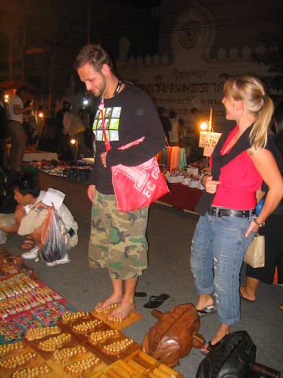 Schon mal etwas von LADIES FIRST gehoert! 