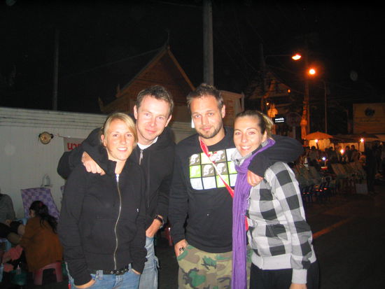 Mit Ariane und Alex auf dem Nachtmarkt
