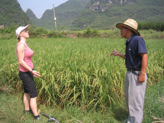 Katharina takes lessons in "how to become a good farmer".
Unser Fuehrer "Mo Bin".