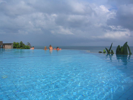 Schwimmen wir im Pool oder bereits im Meer?