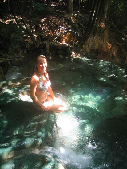 Katharina in ihrem eigenem Jakuzzi 