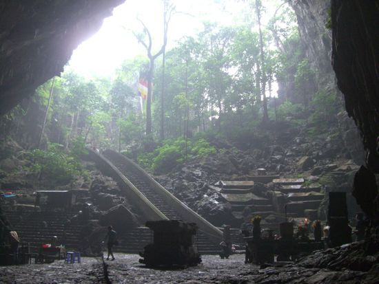 Der Blick aus der Grotte.