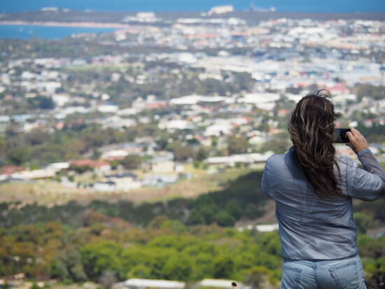 Schöne Aussichten in zweierlei Hinsicht
Blick auf Port Lincoln vom Winter Hill Lookout aus