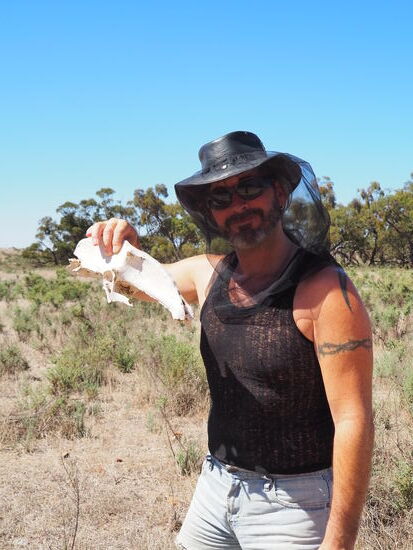 Übrigens haben sich unsere Fliegennetze für über den Hut schon mehrfach bewährt - Danke für den Tipp Anton!