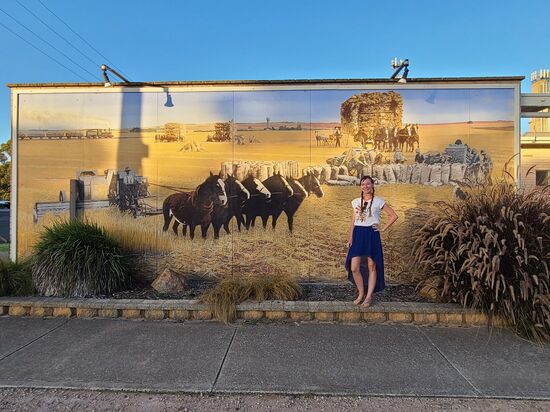 Hinter diesem Bild übrigens, versteckte sich die öffentliche Toilette