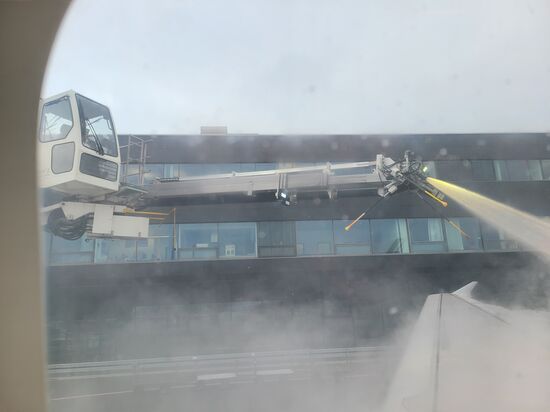 Die Flugzeugflügel-Enteisungsmaschine - habe ich noch nie erlebt.