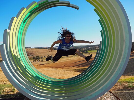 Unterwegs von den Honeymoon Pools zu unserem nächsten Schlafplatz im Southern Stars Holidaypark in Vasse-Yallingup. Wie immer sind wir spät dran und waren diesmal aber nicht die einzigen die noch ein Plätzli suchten. Ein Van folgte uns und es stelle sich heraus, dass es ein Paar aus dem Bündnerland war. Da in der Stadt alle Plätze ausgebucht waren, sind wir etwas ins Landesinnere gefahren und wie sich herausstellte, war es die richtige Entscheidung, den beide Campervans fanden hier noch  ein Plätzli - ok, es war dann auch nicht ganz so günstig....