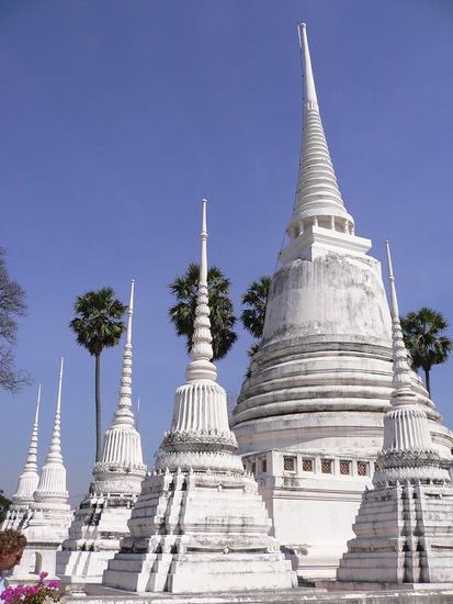 Einer der wenigen noch intakten Tempel