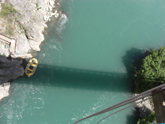 Blick von der Bruecke nach unten