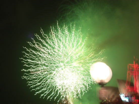 Dann ging's endlich los! 
Bilder vom Feuerwerk sind leider nicht gut 