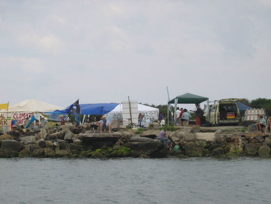 natuerlich wurde auch a bissl am Strand protestiert