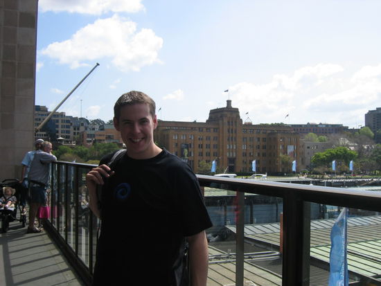 Mein schottischer Mitbewohner Ross vom Wake up hostel und ich auf dem Weg zum Aquarium