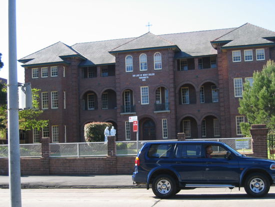 ueberall so nette Gebauede