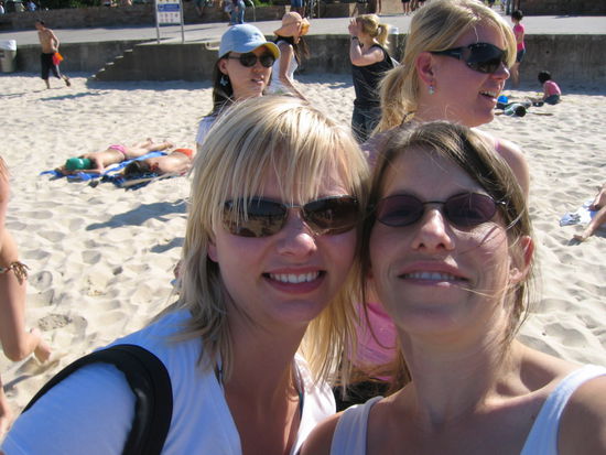 Nina und ich und im Hintergrund mit der Muetze Michelle und Kerstin