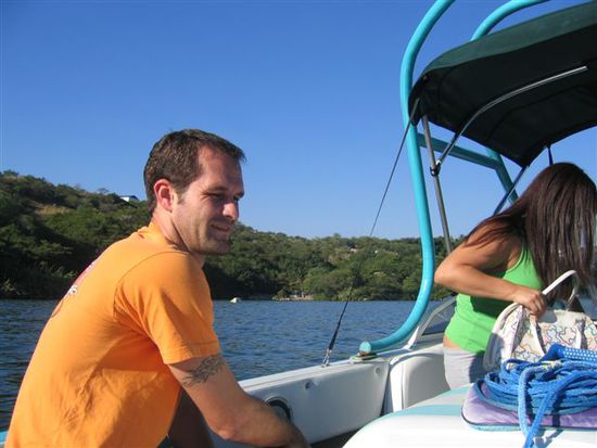 Mark und Lulu haben uns diesen wunderschönen See gezeigt.