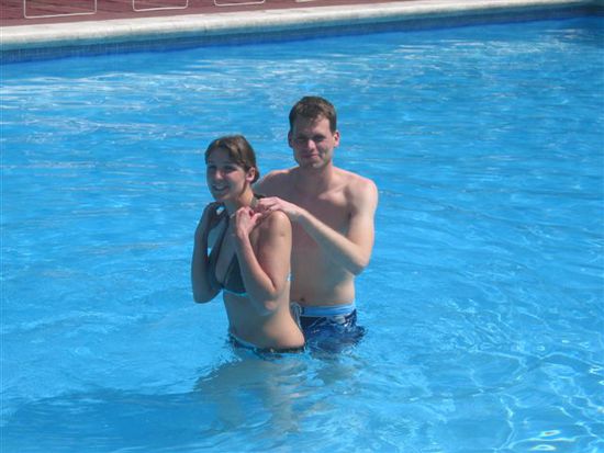 ... haben Julia und Reto auch den Pool benutzt.