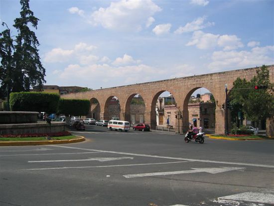 Morelia ist berühmt für sein "Acueducto".
