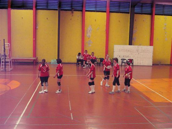 Gespielt wird in einer der wenigen gedeckten Hallen von Cuernavaca.