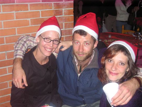 Anita, Gustav und Vanesa nach der Weihnachtsvorführung.