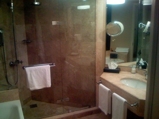 Ein solch gut ausgestattetes Badezimmer hatte ich lange nicht mehr!