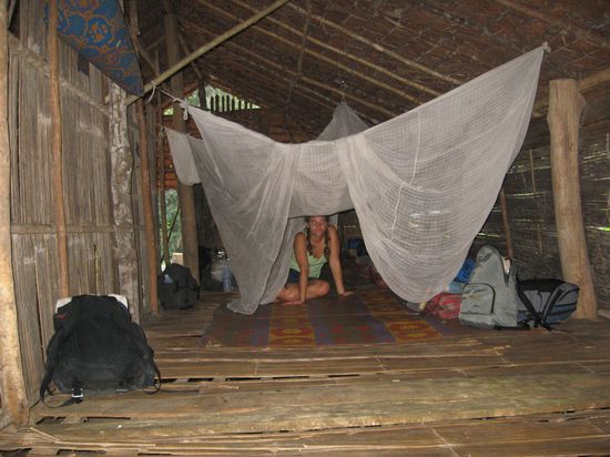 Unsere Hütte mit Schlafplatz ...