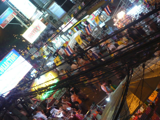 die legendaere khao san road..man liebt sie oder man hasst sie! wir lieben sie!