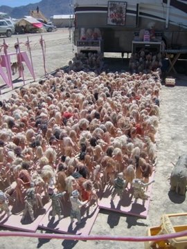Barbie Death Camp..inkl. gratis Wein