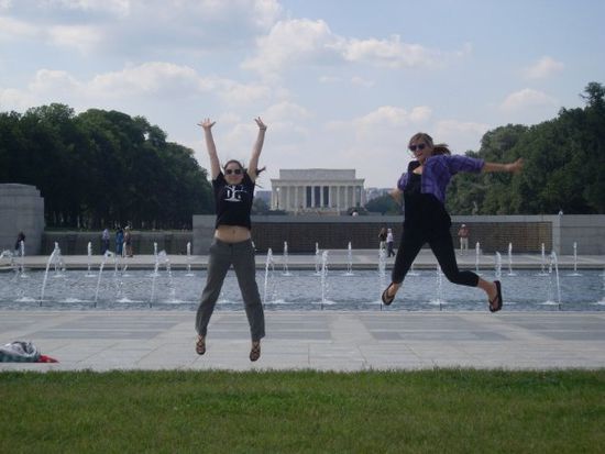 Im Hintergrund das Lincoln Memorial.. und der Rasen mit dem berühmten Wasserbecken, wo auch Forest Gump gedreht wurde