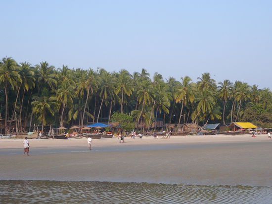 mein lieblingsstrand,.. ueberall diese huebschen huettchen, palmen, sonner und viel sand...=)
