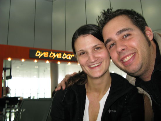 Hier noch in Zuerich vor der bye bye bar