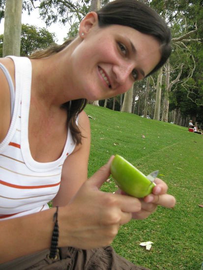 Fraenzi im Kings Park am Picknick vorbereiten 