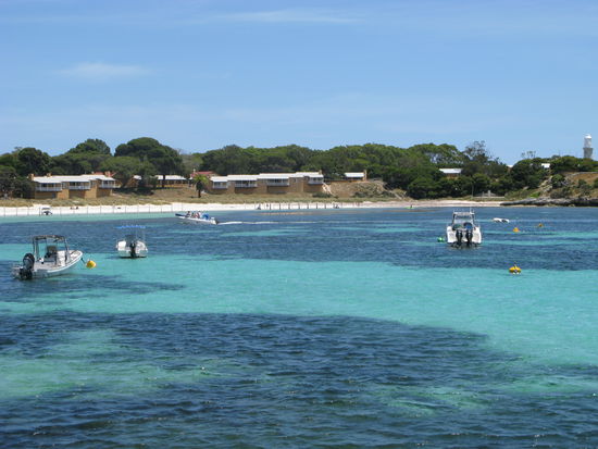 Am Hafen der schoenen Insel