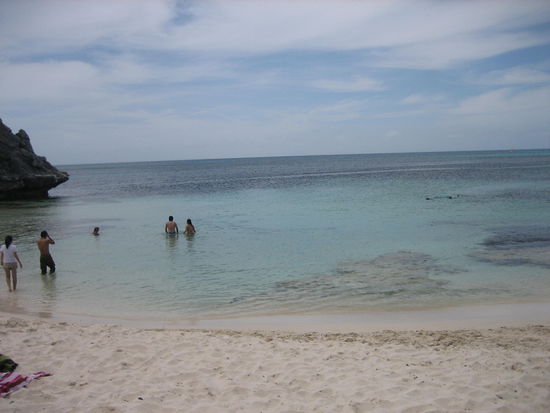 .... sowie der Strand, an dem wir schnorcheln gingen.