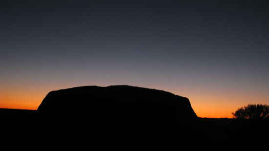 Sonnenaufgang am Uluru...