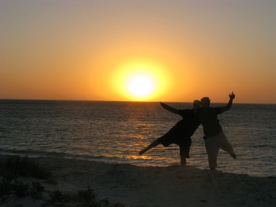Wir feierten den Sonnenuntergang mit einem Tanz.