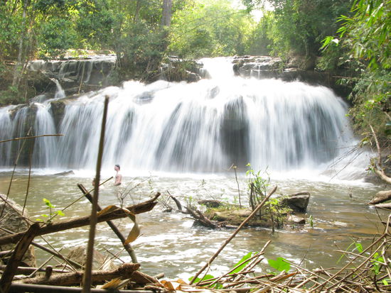 Der Wasserfall, in dem wir uns abkuehlen konnten