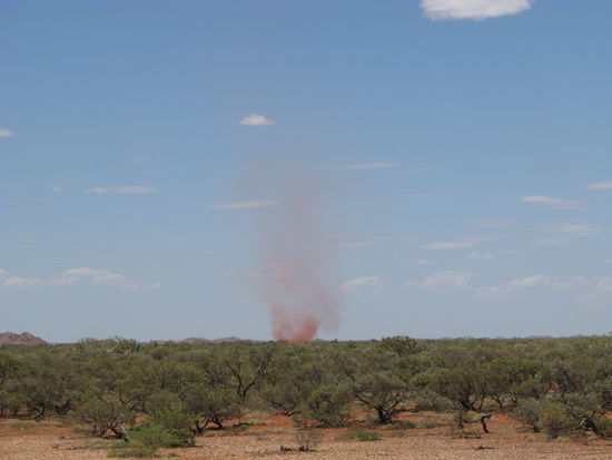 Ein kleiner "Tornado" auf dem Weg in den Nationalpark.