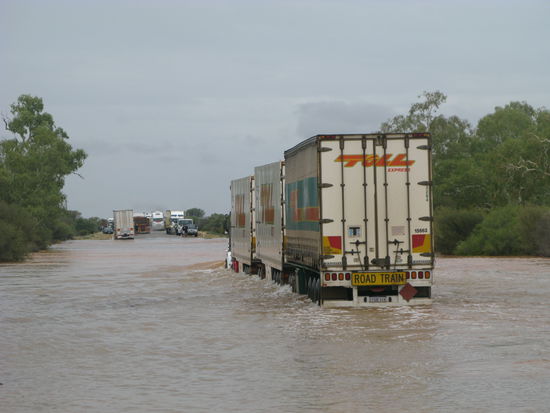 ... und Alle kamen auf der anderen Seite auch wieder heil raus.