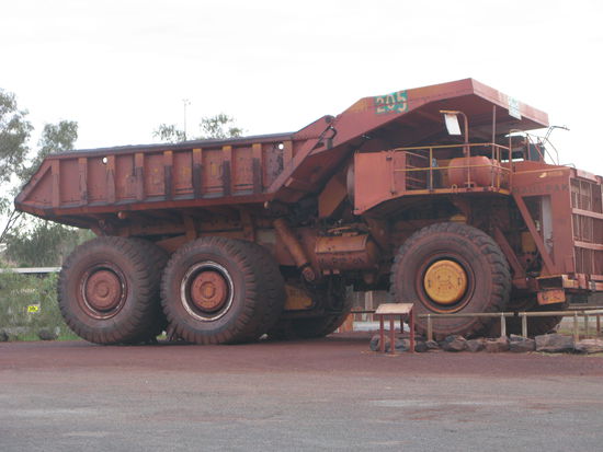Dieser aeltere Truck stand vor dem Visitor Centre.