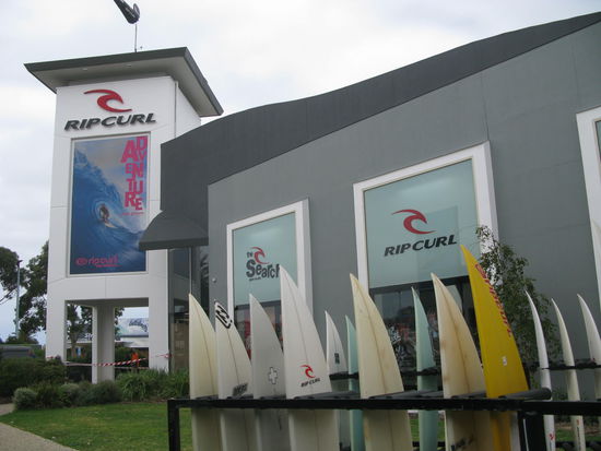 Einer der tausenden Surfshops.