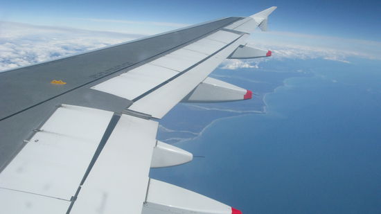 Das Festland Neuseeland's ist schon zu sehen.