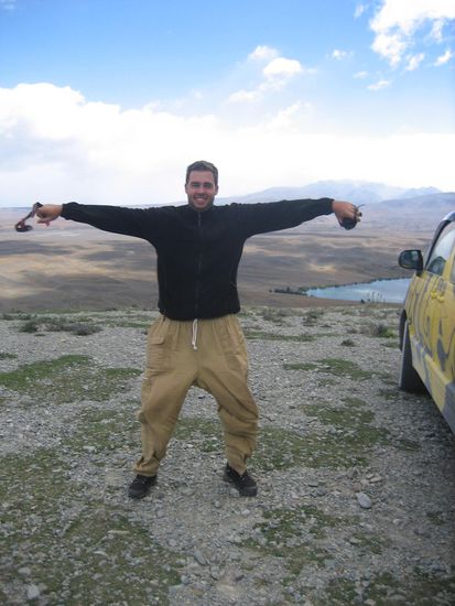 Auf der Spitze windete es wie verrueckt. Celo hebt gleich ab!!